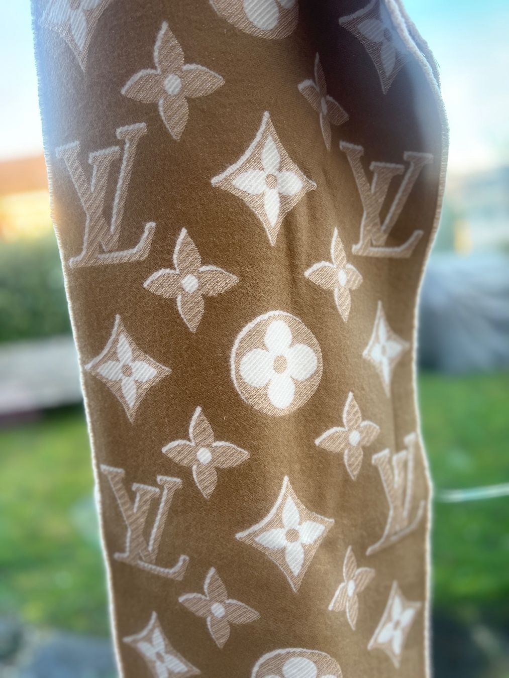 Louis Vuitton Foulards & écharpes: Louis Vuitton Schal Essential Shine top , Winter – Neuf (Voir description) à Oberwil BL par daniellea_k 1