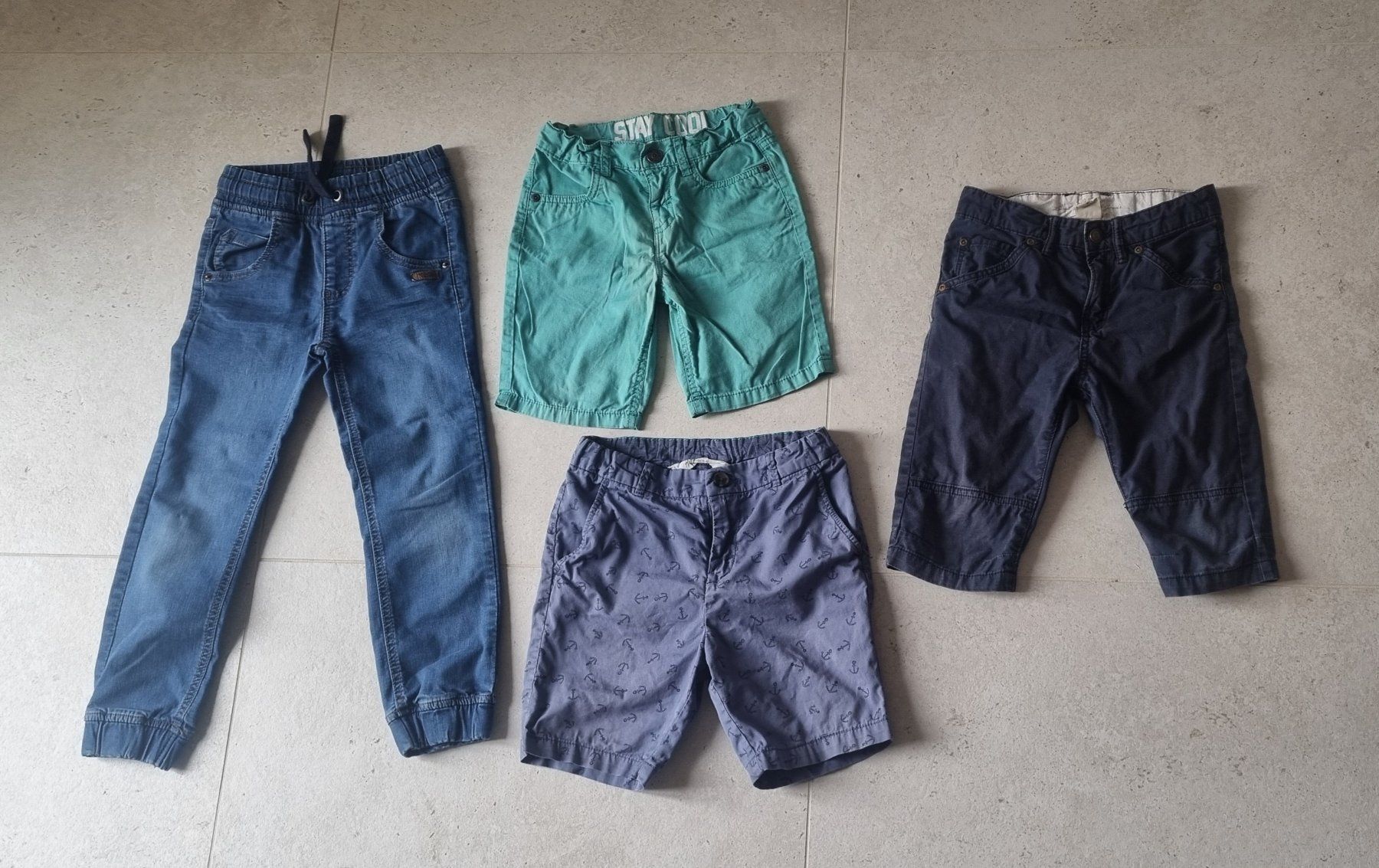 Lotti & Set di vestiti: 18-teiliges Räuberset Junge Gr. 116 – Usato da Champlan venduto da acr_kkd5 6