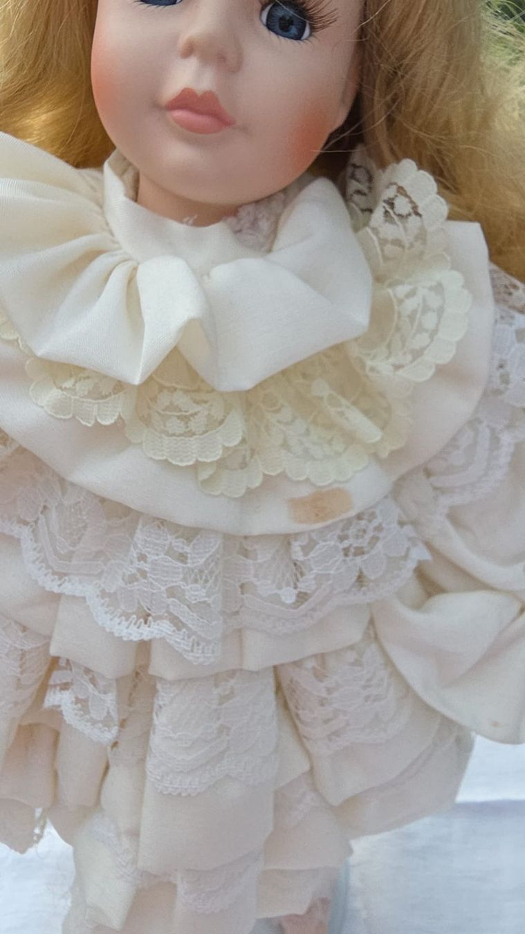 Bambole: Wunderschöne Puppe – Usato da Wolfhalden venduto da Elisabeth_b 2