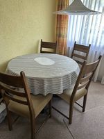 Massivholz Esstisch ausziehbar mit 4 Stühlen