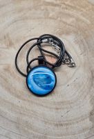 Halskette mit Cabochon Anhänger blau weiss Neu