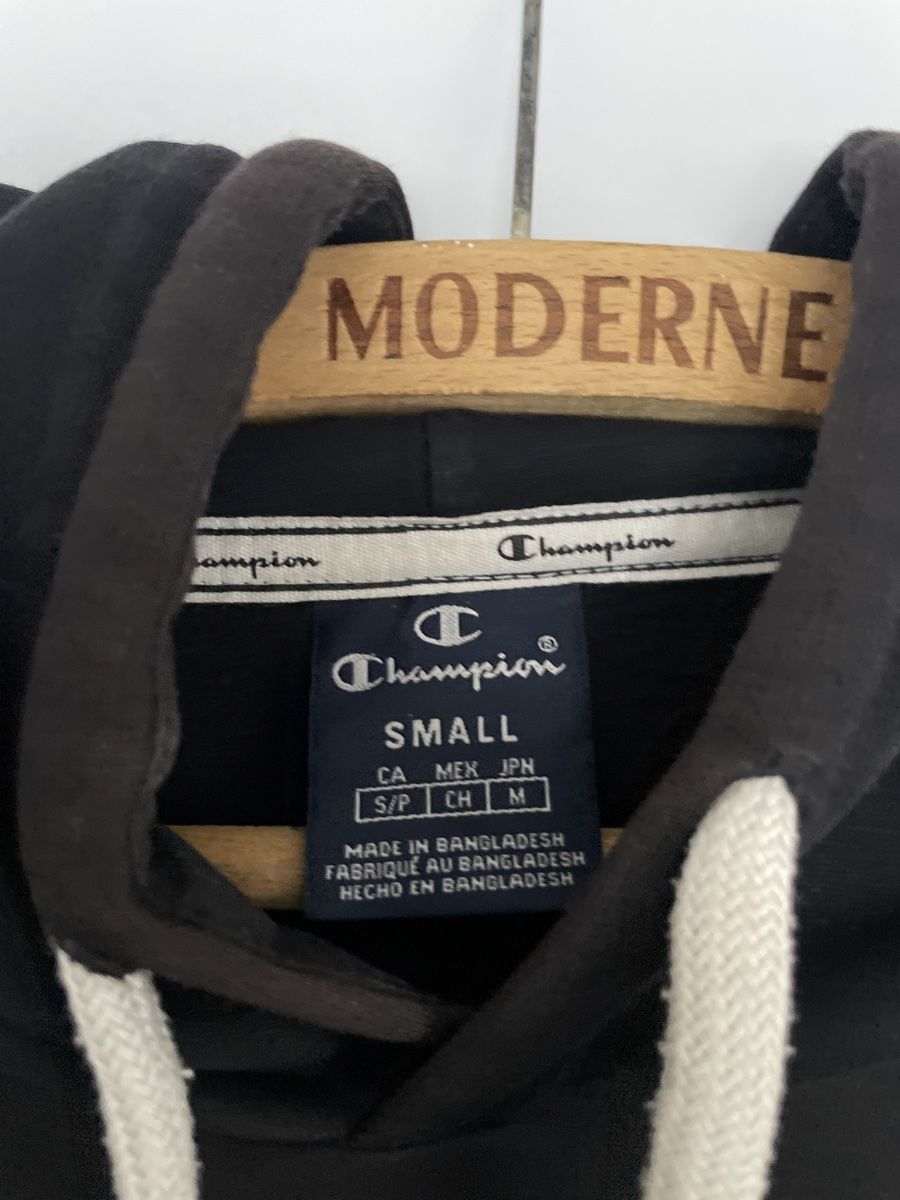 Champion Pullover & Sweatshirts: Champion Hoodie/Pullover in S – Gebraucht aus Grenchen von servet.t 1