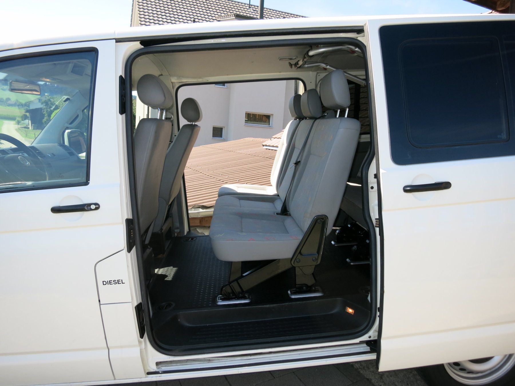 VW Automobili: VW T5 2.5TDI – Usato da Egolzwil venduto da aut_nh87 3