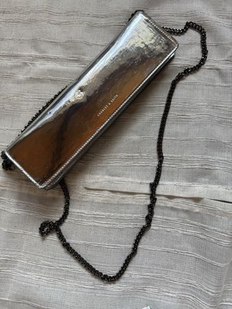 HANDTASCHE MIT SPIEGELEFFEKT