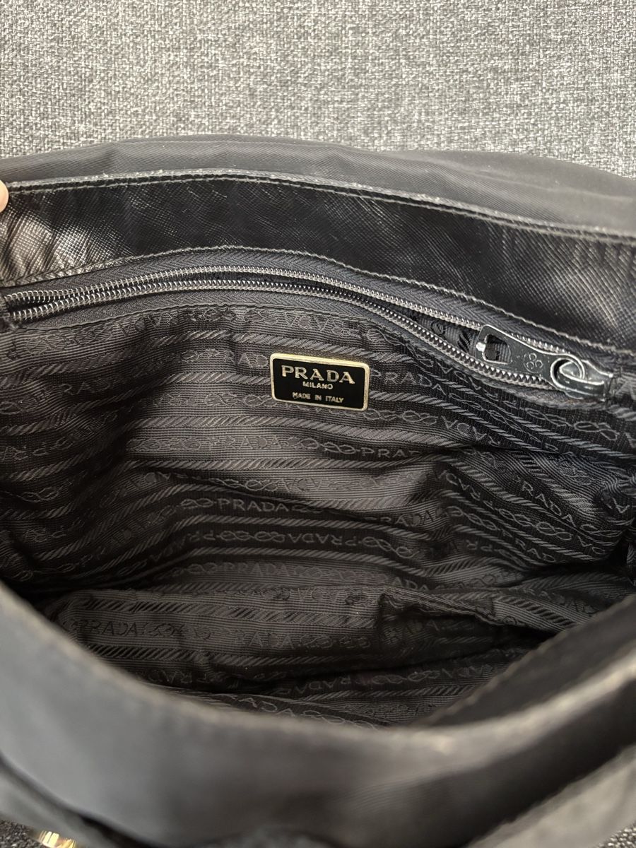 Prada Taschen für Damen: Vintage Prada Tasche Nylon Schwarz  – Gebraucht aus Nürensdorf von MXFOX 4