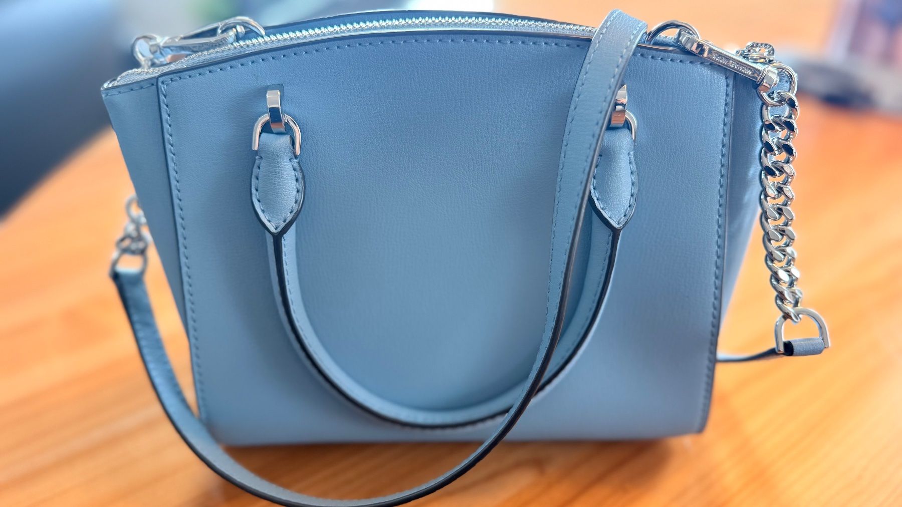 Michael Kors Borse da donna: Handtasche Michael Kors hellblau gebraucht – Usato da Zürich venduto da Nimbusso 1