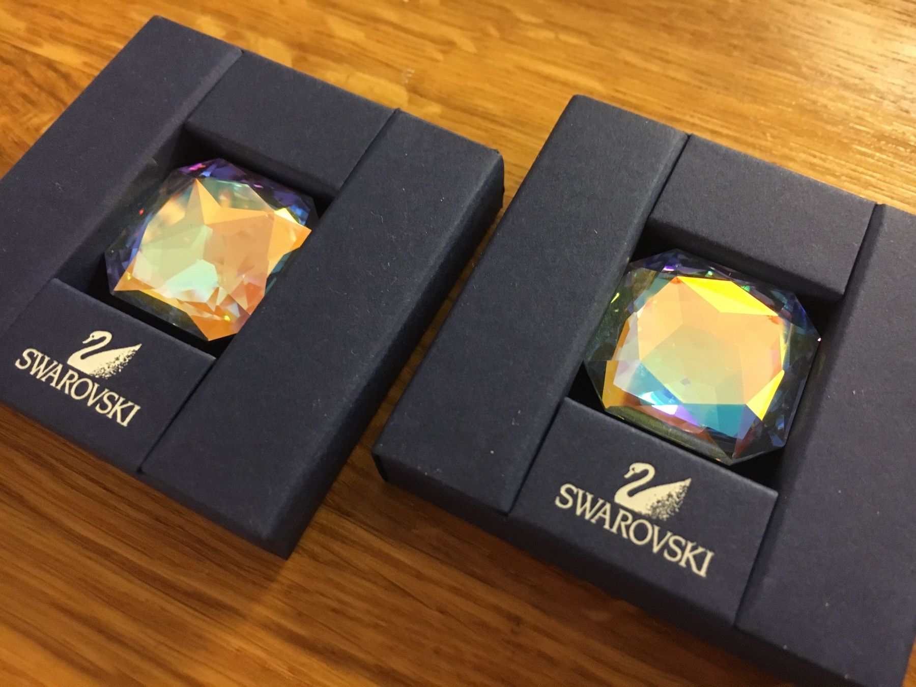 Minerali & Pietre curative: 2 Grosse Swarovski Steine NEU – Usato da Brüttisellen venduto da kat_g7jv