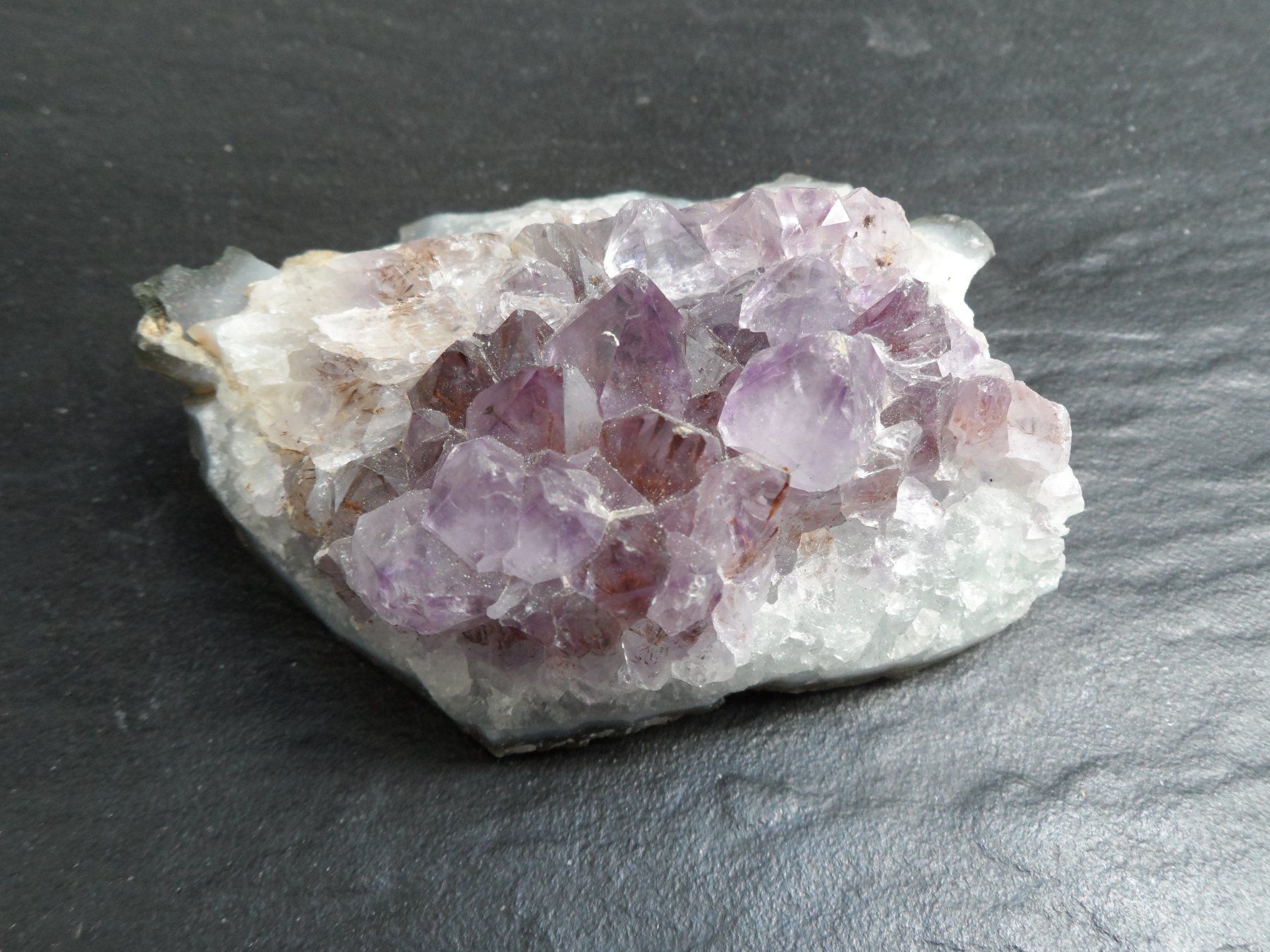 Minerali & Pietre curative: ***** Amethyst ***** – Usato da Therwil venduto da Hcd1919