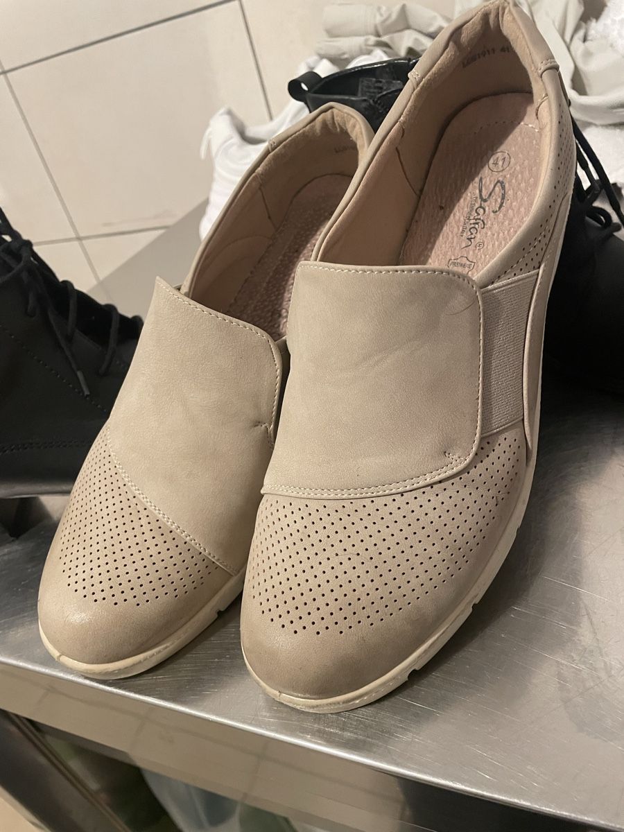 Scarpe da donna: Damenschuhe 41 designed in  Italy – Usato da Frauenfeld venduto da Waldtaube53