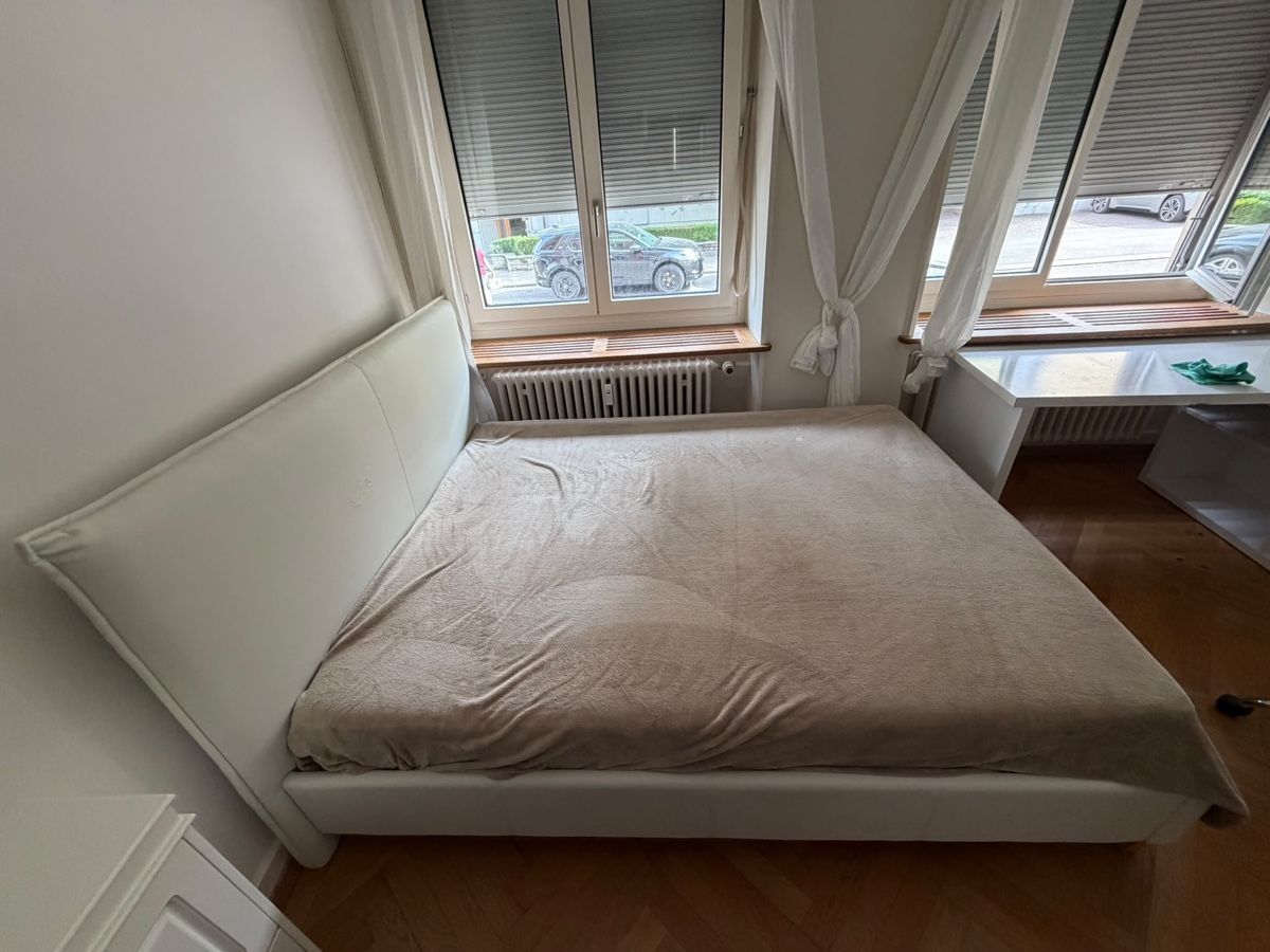Lits: Storage Bed Frame 200x160cm with Under-Bed Compartment – D'occasion à Zürich par alb_75rw 1
