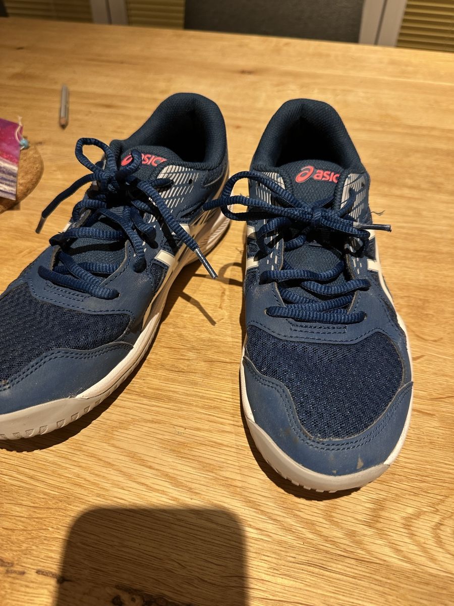 Asics Scarpe da uomo: Asics Hallenschuhe Gr. 40 – Usato da Horw venduto da rexusto