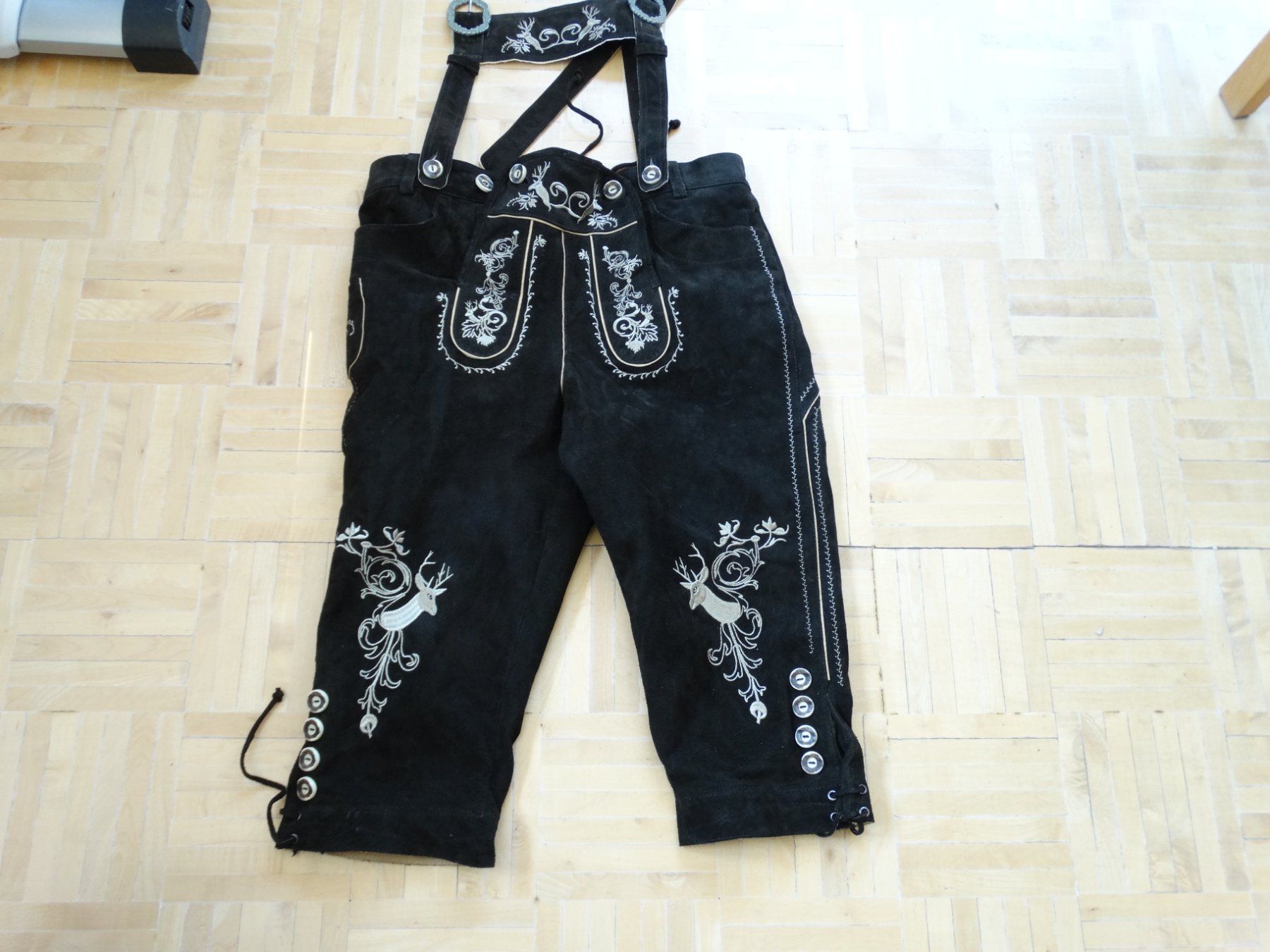 C&A Pantaloni: Lederhosen – Usato da Lengnau AG venduto da Oskarhuus