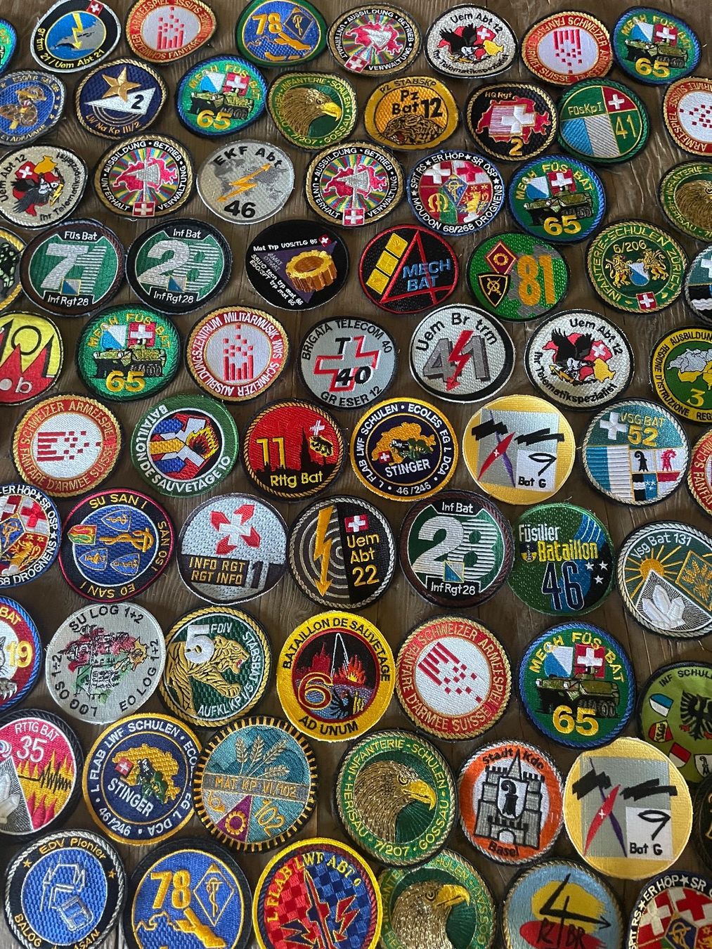 Schweizer Armee Placchette & Badge: XXL Militär Badge Sammlung !! – Usato da Volketswil venduto da rubin74 2