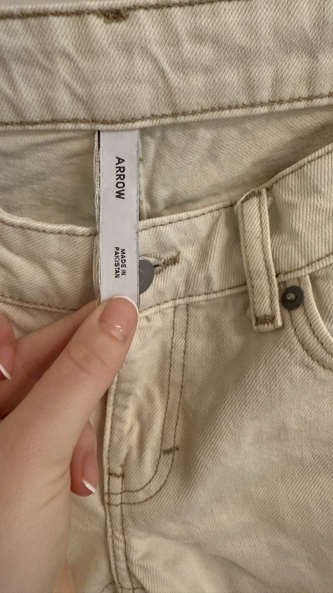 Weekday Jeans: Weekday Arrow jeans – Gebraucht aus Kloten von S_m00 3