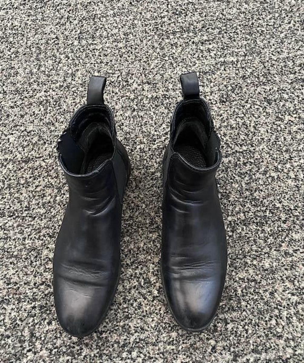 Scarpe da donna: Schwarze chelsea boots – Usato da Embrach venduto da ale_v5qn 1