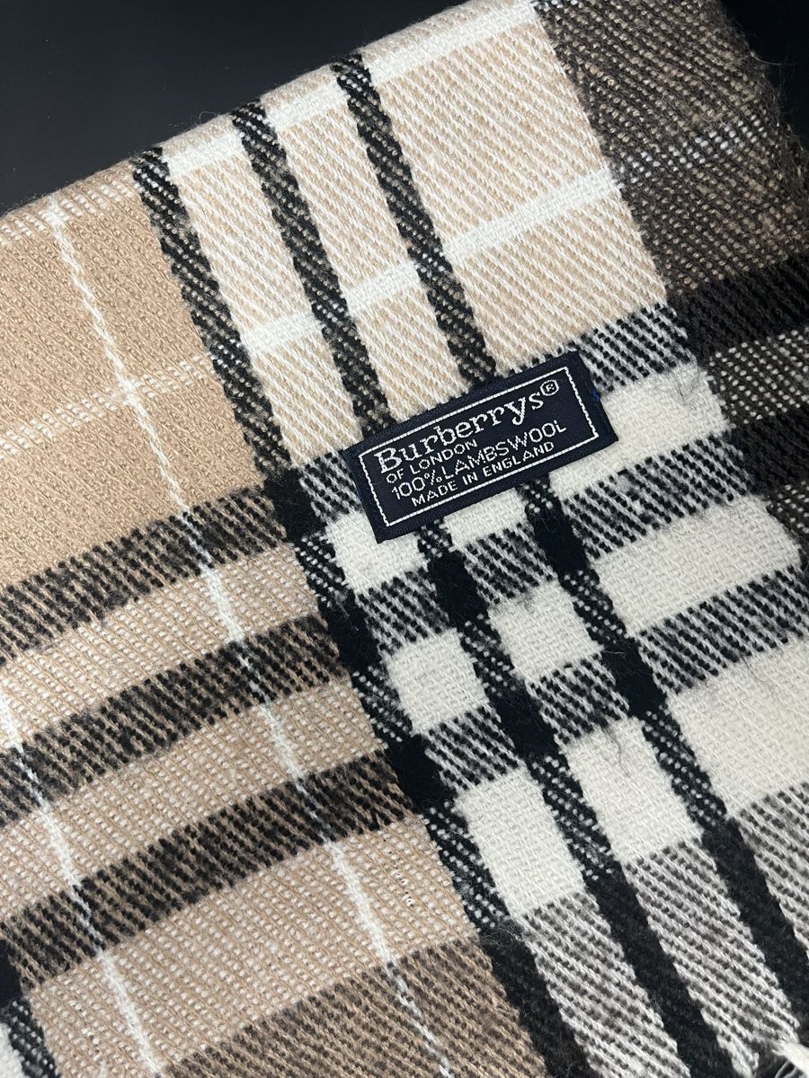 Burberry Schals: Écharpe Burberry authentique beige monogramme  – Neu (gemäss Beschreibung) aus Les Avanchets von ldn.shop 1