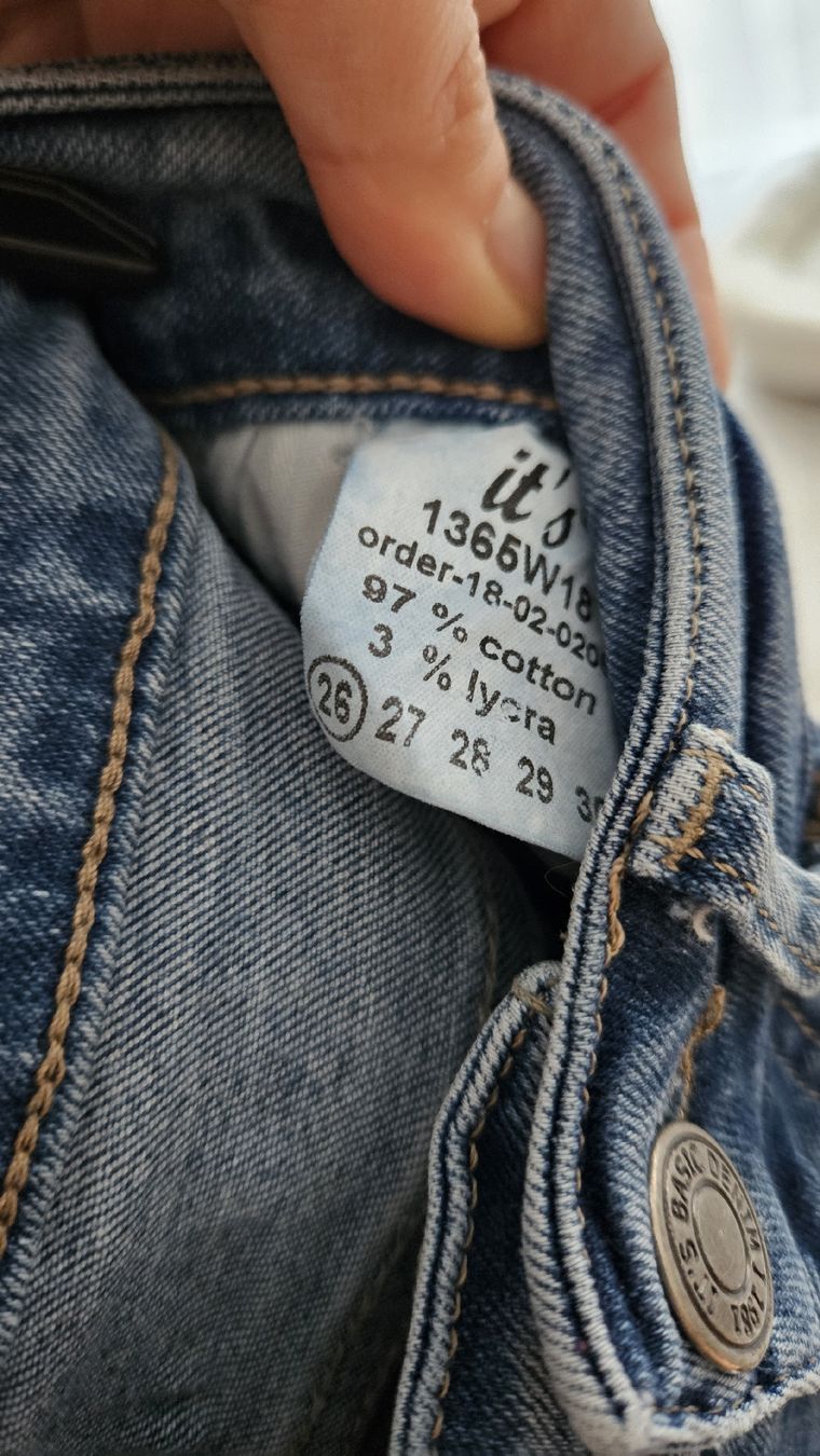 Jeans: Stylische Damenjeans Gr. 26 – Gebraucht aus Bülach von Recherchieren 2