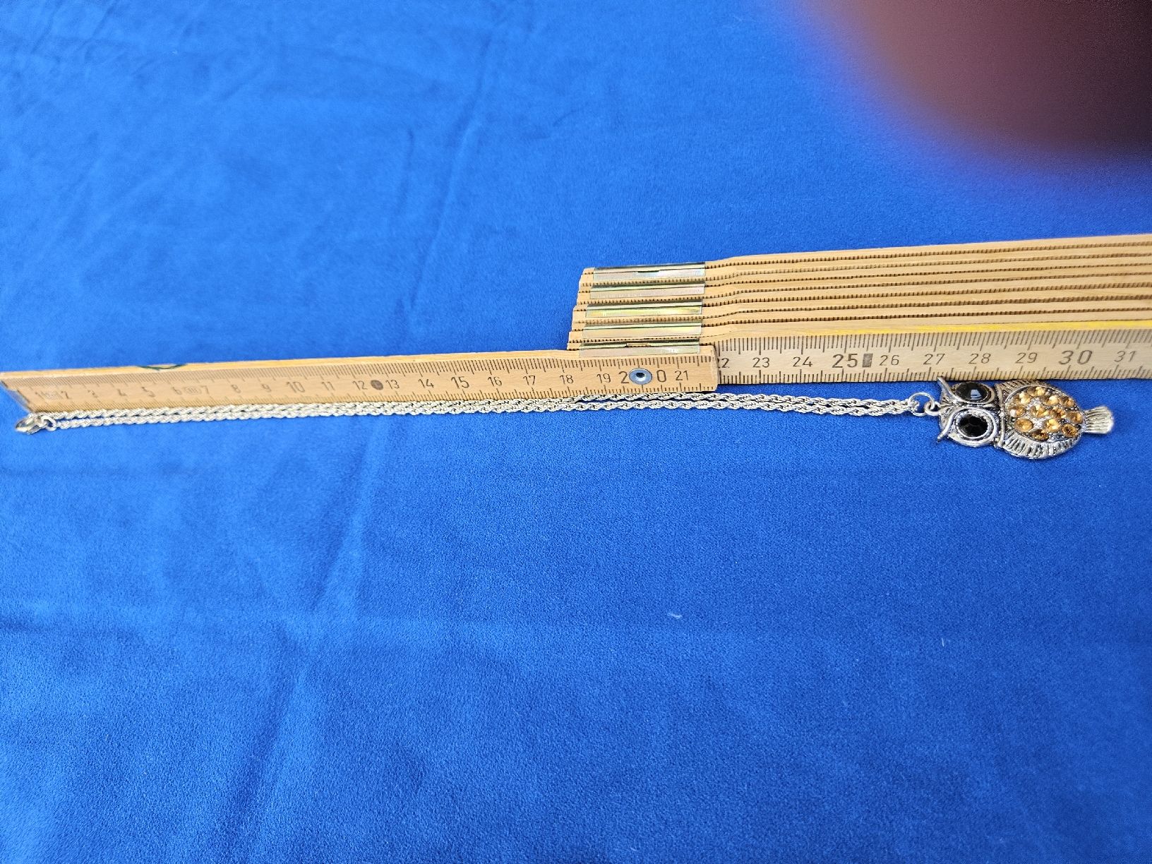 Catenine: Halskette mit Eule Anhänger mit Steinen Silberfarben – Usato da Wettingen venduto da Sk8ertomda 3