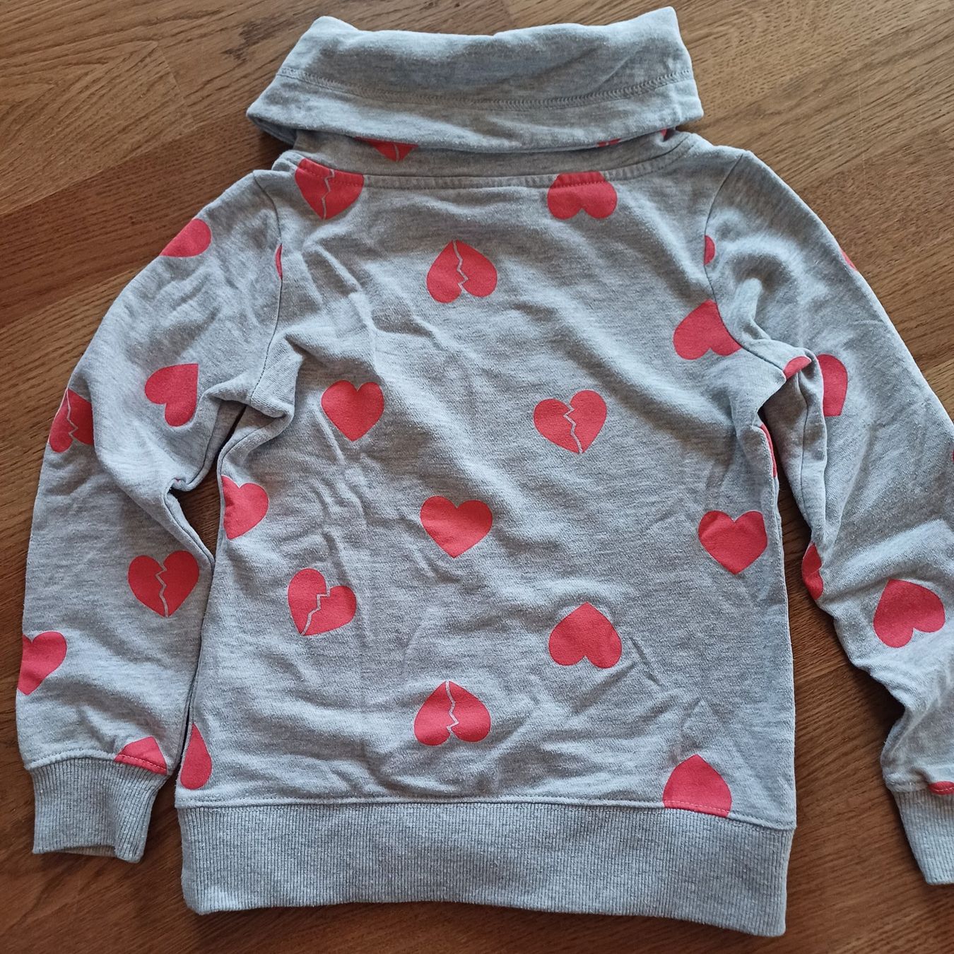 Pullover & Sweatshirts: Herziger Pullover mit Herzen❤️ – Gebraucht aus Weissbad von Hamster16 3