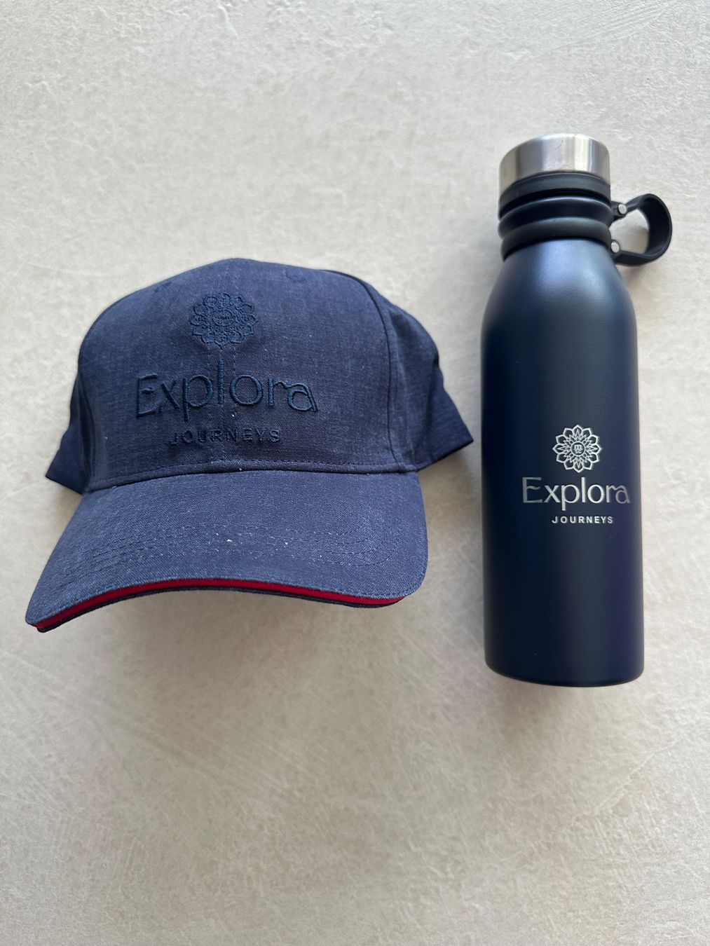 Copricapi, berretti & cappellini: Baseball Cap und Trinkflasche von Explora Journeys – Nuovo (secondo la descrizione) da Unterterzen venduto da mor_nv9n
