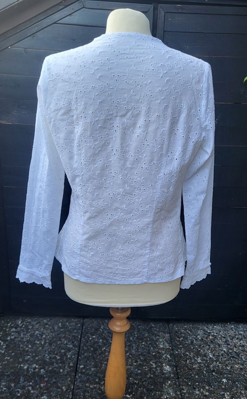 Camicette: Blouse  blanche en broderie  anglaise – Nuovo (secondo la descrizione) da Fribourg venduto da VictoriaShop7 3