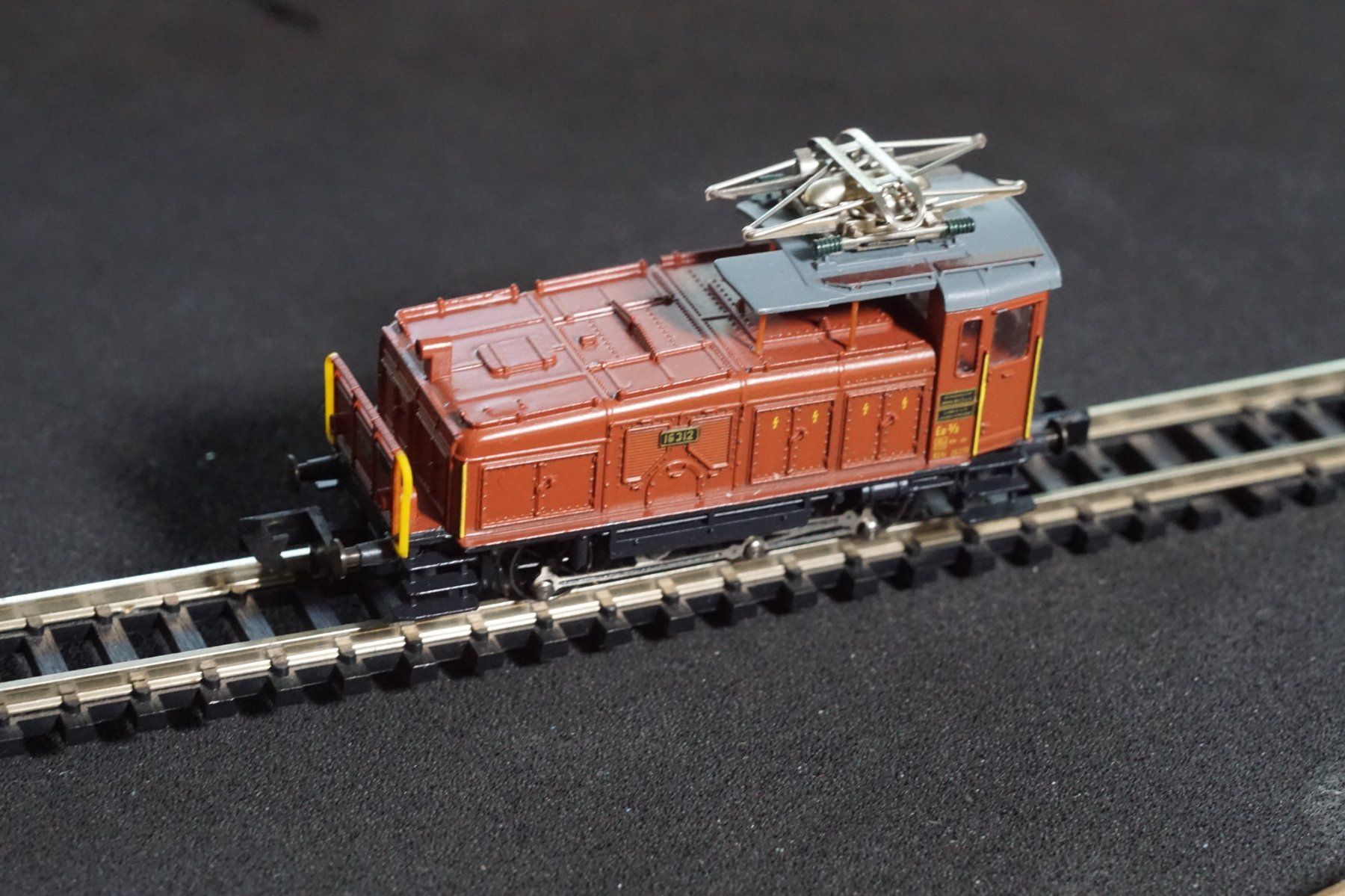 Arnold Modellini di ferrovie: ARNOLD Rangierlok Ee 3/3 Halbschuh SBB Spur N – Usato da Gränichen venduto da iknow
