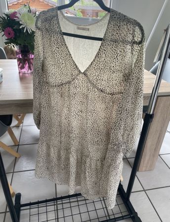 Kleid mit Leopardenmuster Grösse S guter Zustand