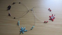 3 colliers fait mains par un artisan
