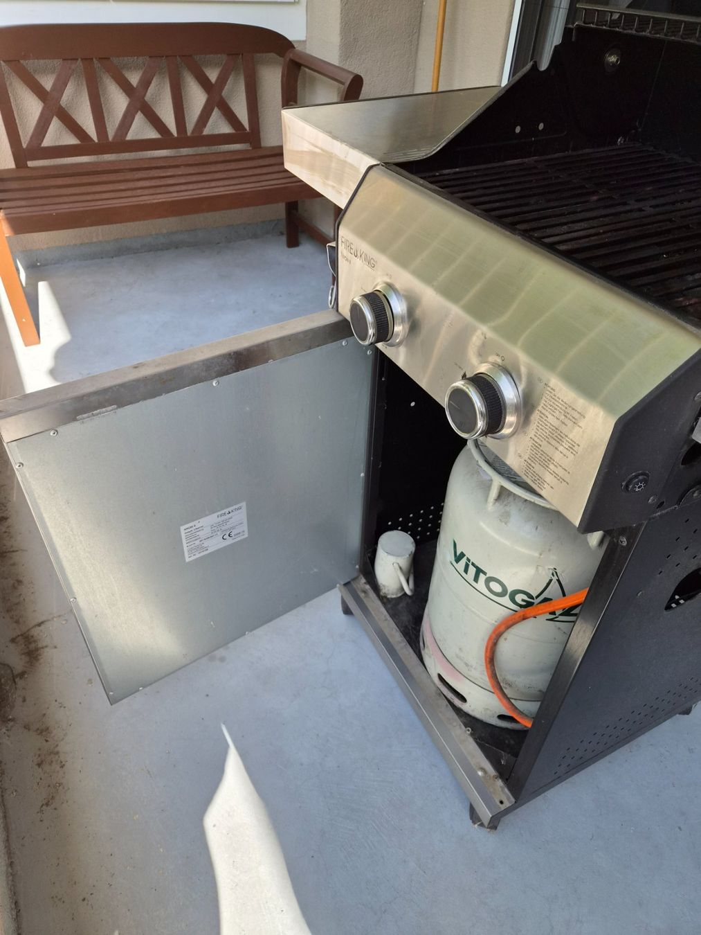 Grills: Gasgrill, 2 Brenner, begraucht – Gebraucht aus Triesen von RolfBeck 3