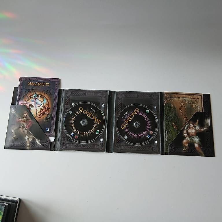 Giochi: Sacred PC Spiel (2004) Doppel-CD  Deutsche Version – Usato da Langnau i. E. venduto da Giordano-Aurelio