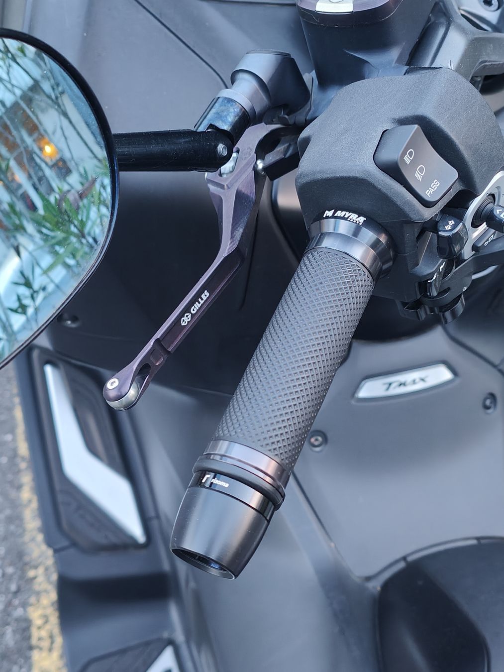 Yamaha Scooters: Yamaha TMAX 560 full Black BCD – D'occasion à Genève par 10f_6mxq 2