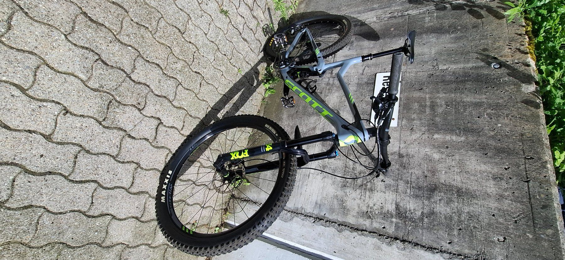 Scott Velos: SCOTT Genius 720 Carbon – Gebraucht aus Seewen SZ von urmiberg27 2