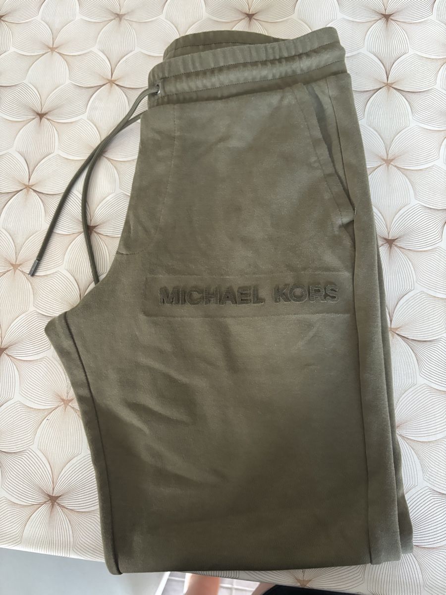 Michael Kors Pantaloni: Pantalon Michael Kors kaki  – Nuovo (secondo la descrizione) da Monthey venduto da mon_sgm8
