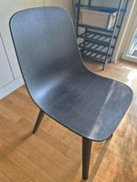 4 Stühle stehen zu Verkauf
