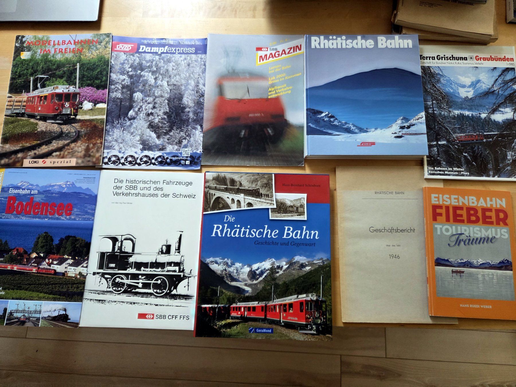 Libri: 10 Bücher über die Schweizer Eisenbahn – Usato da Birrwil venduto da dirtyoldtown