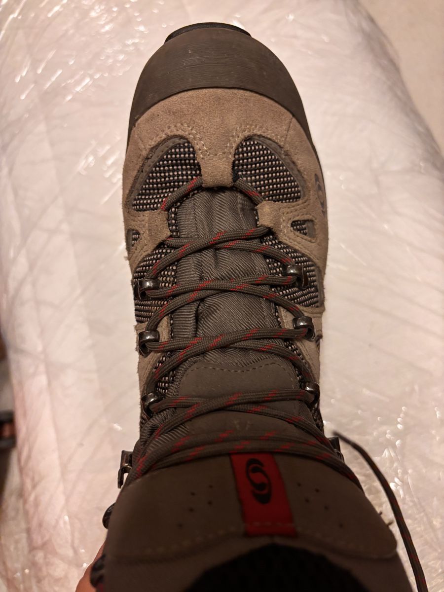 Damenschuhe: Salomon Gore-Tex Hiking Boots, EU 36 2/3 – Gebraucht aus Zürich von Sonikasantos 3