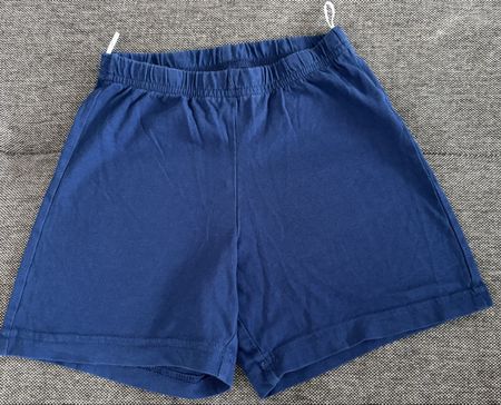 Bequeme, kurze, blaue Sommerhose, Grösse 110