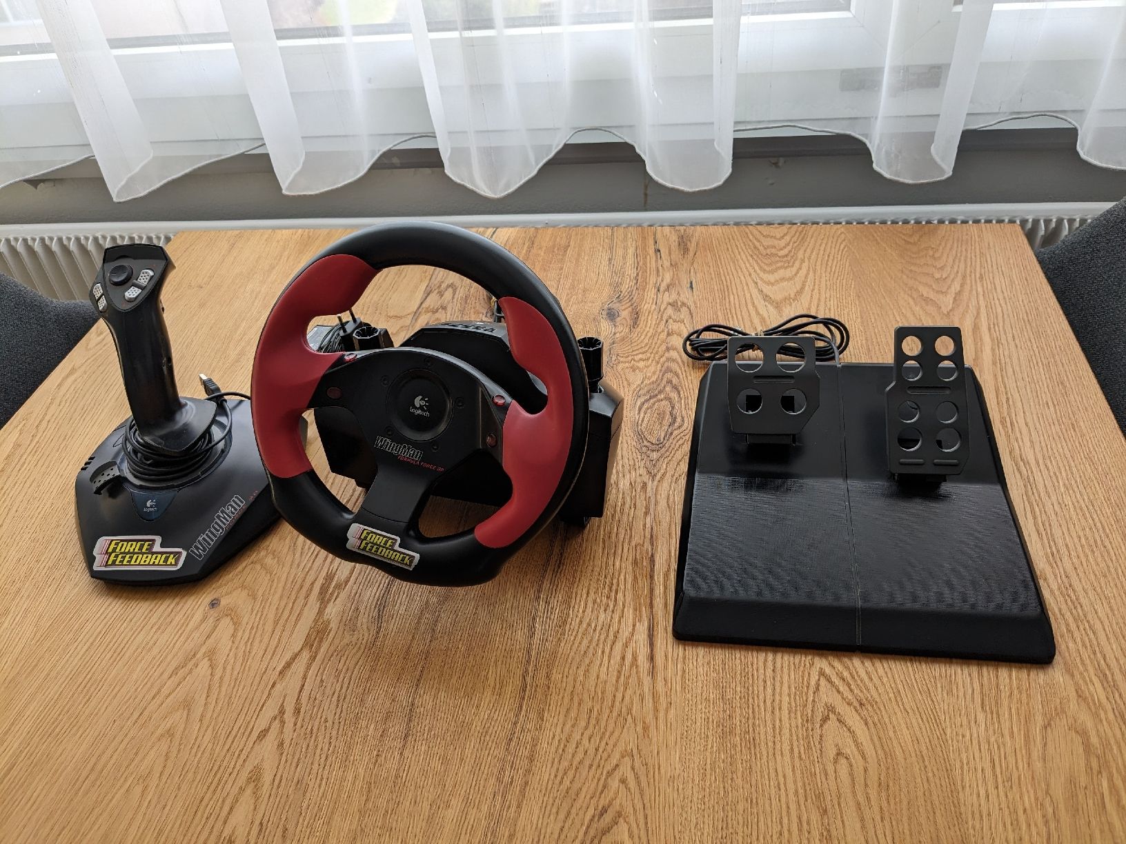Logitech Controller: Logitech Wingman Formula Force GP und Joystick Force 3D – Gebraucht aus Konolfingen von