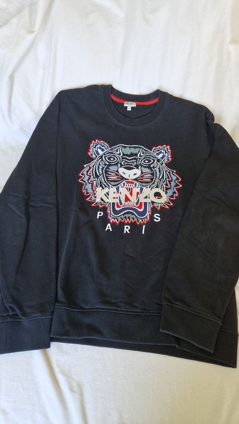 Maglioni & Felpe: Herrenpullover mit Tigermotiv – Usato da Hochfelden venduto da Hueppi