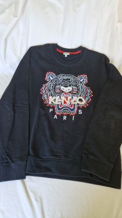Herrenpullover mit Tigermotiv