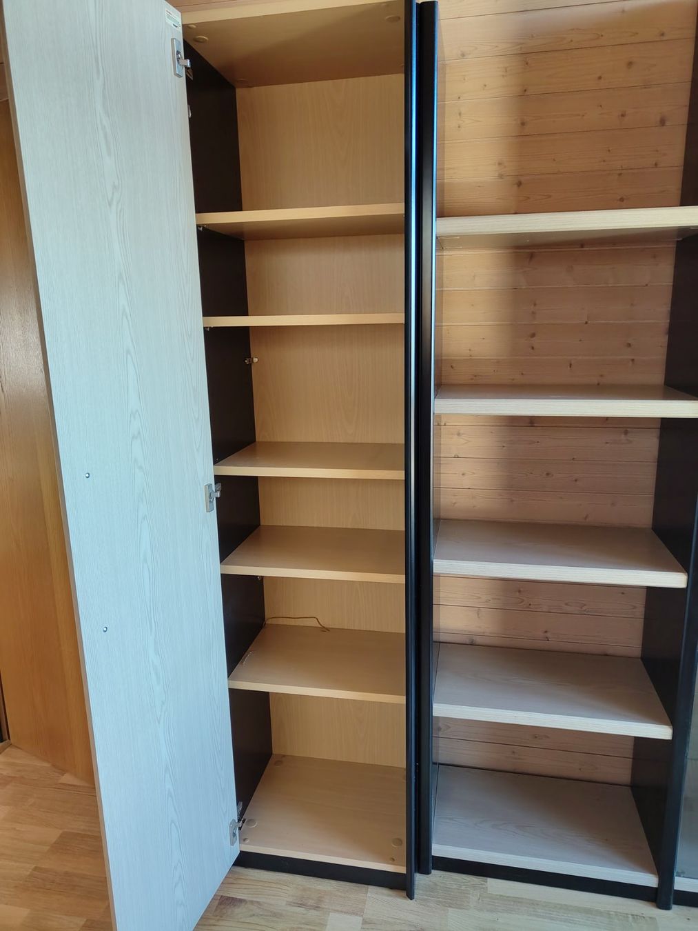Armadi: Wohnwand mit Vitrine (LETZTE CHANCE!) – Usato da Beinwil am See venduto da Msunneschin 2