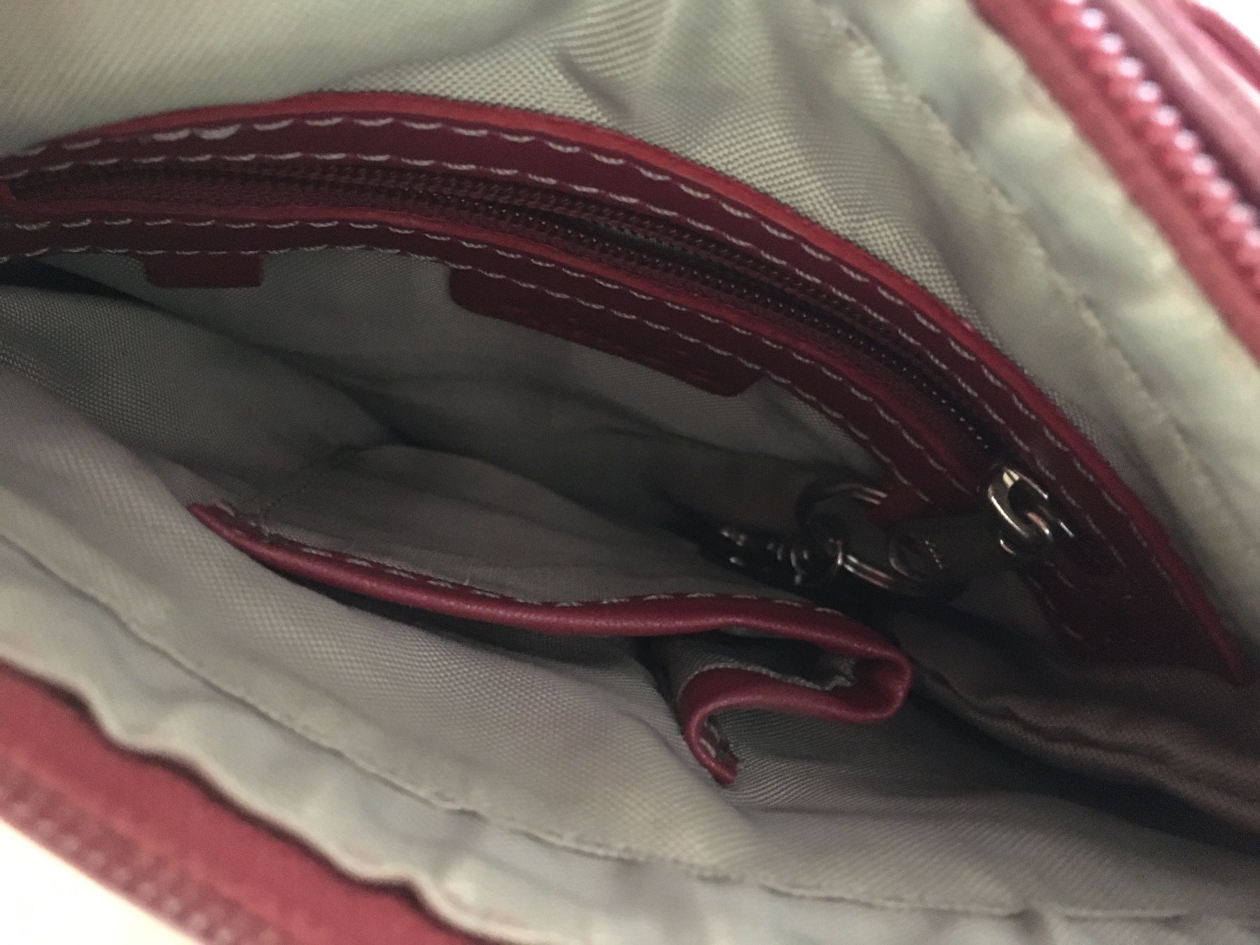 Taschen für Damen: Umhängetasche bordeaux – Neu (gemäss Beschreibung) aus Suhr von mar_6lb7 2