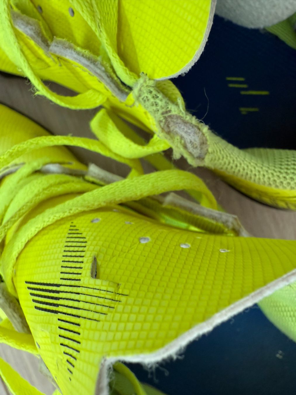 Adidas Scarpe per ragazzi: Adidas Kinder Hallenschuhe Gr. 38 – Usato da Chambésy venduto da mariuselus 6