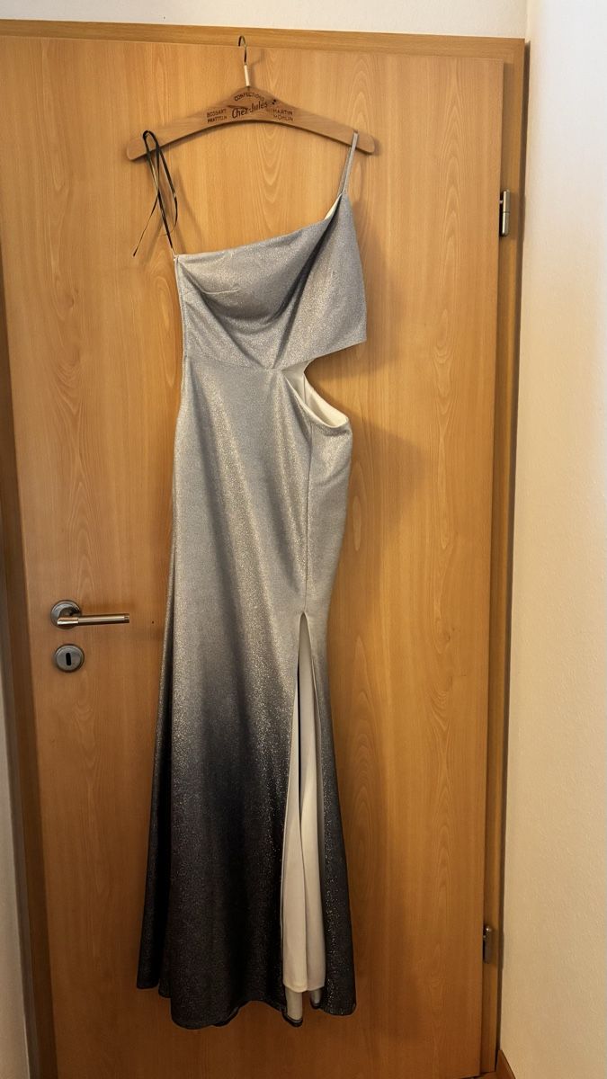 Robes: Glitzer-Ballkleid von Dear Moon – D'occasion à Itingen par gan_q6fn 6