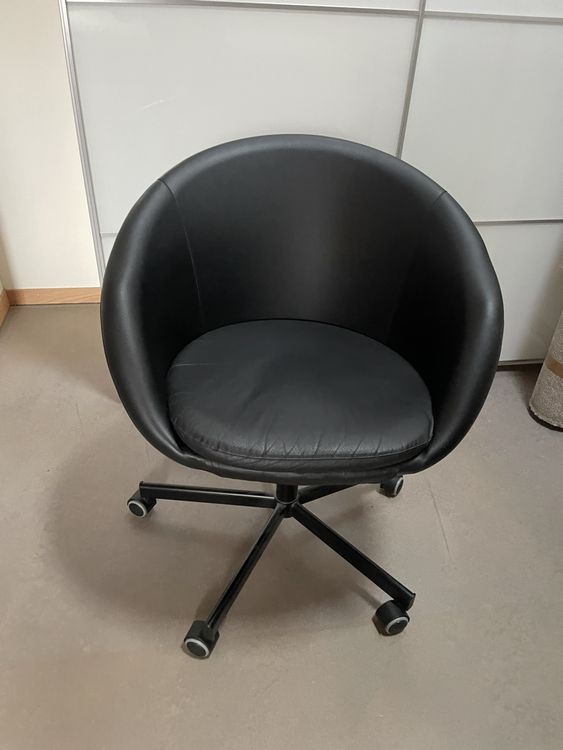 Ikea SKRUVSTA, Schreibtischstuhl Schwarz, Lederoptik Kaufen auf Ricardo