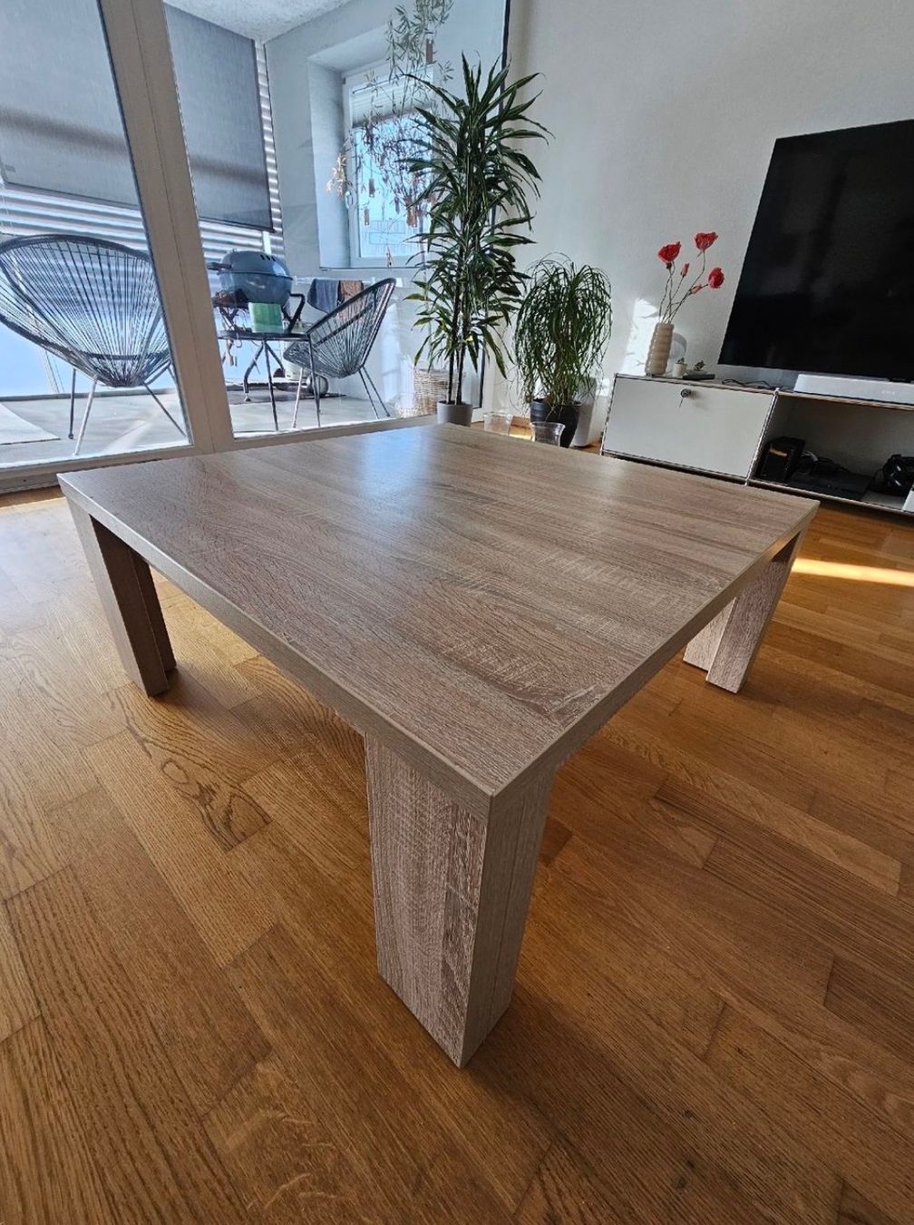 Micasa Tables: Schicker Wohnzimmertisch Eicheoptik, neuwertig – D'occasion à Thun par Al30A28