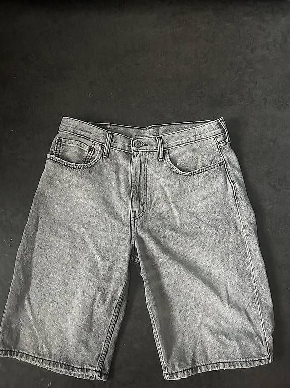 Jeans: levis jorts – Usato da Hünenberg See venduto da broglisvintage