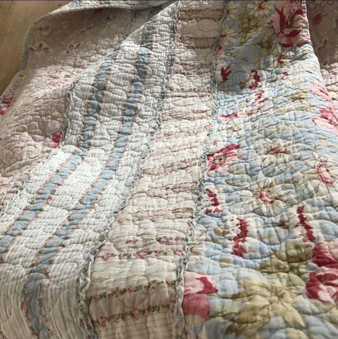 Coperte: Tagesdecke mit Rosenmuster  – Nuovo (secondo la descrizione) da Weggis venduto da bdrm48 5
