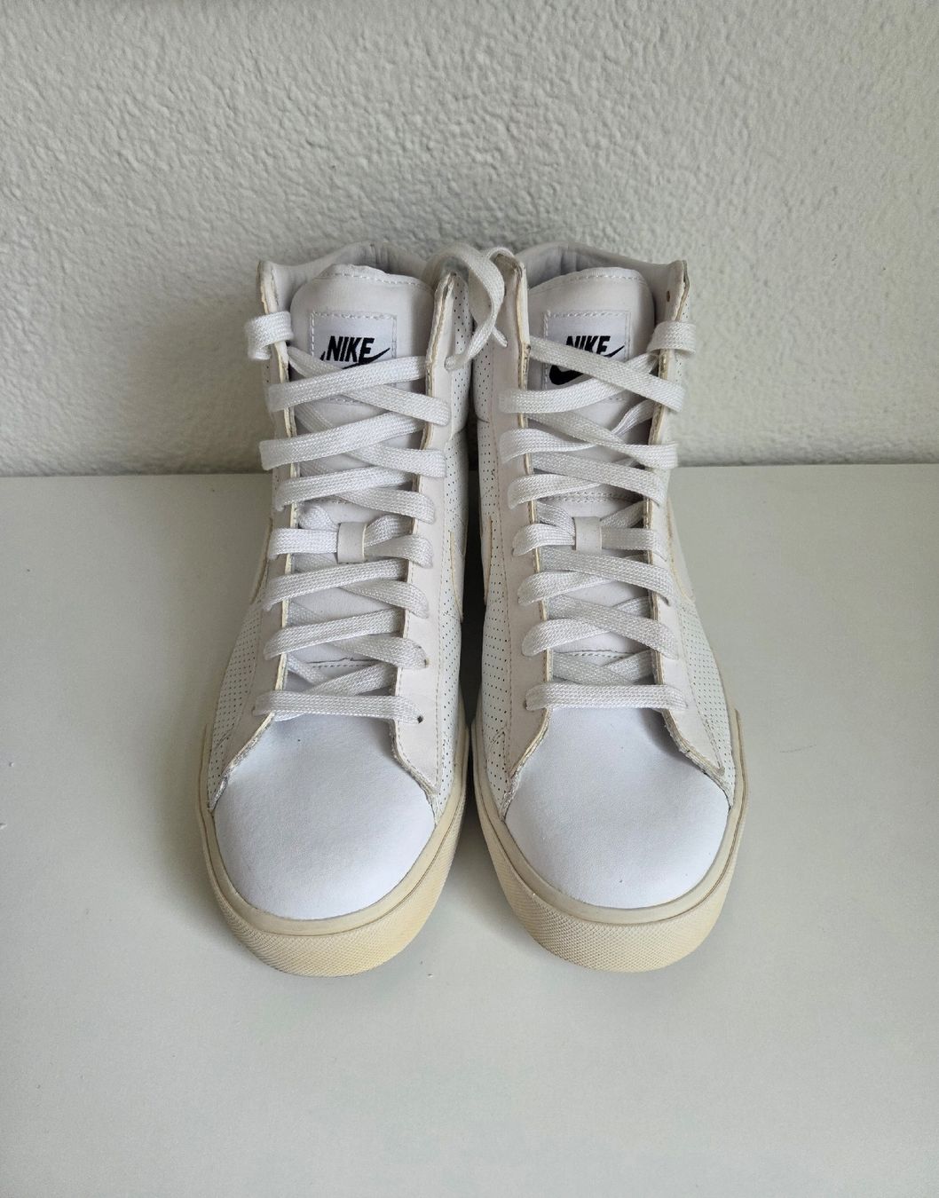 Nike Scarpe da uomo: NIKE Toki Premium High, weiss, EUR 44 – Nuovo (secondo la descrizione) da Baden venduto da TA2222 2