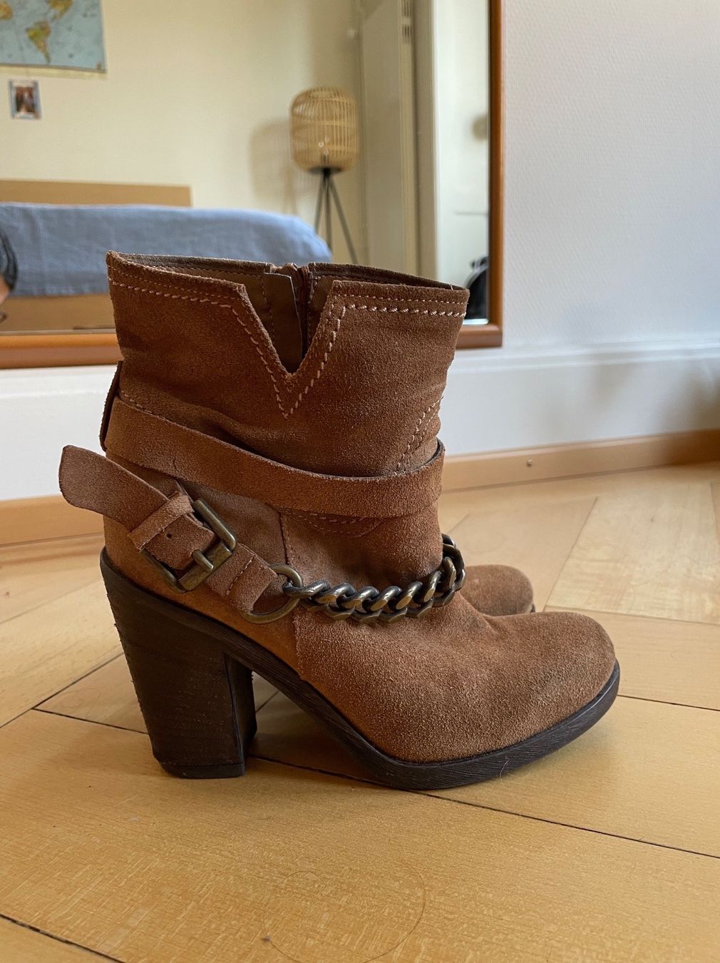 Scarpe da donna: Leder Absatzstiefeletten – Usato da Basel venduto da BiancaCCC